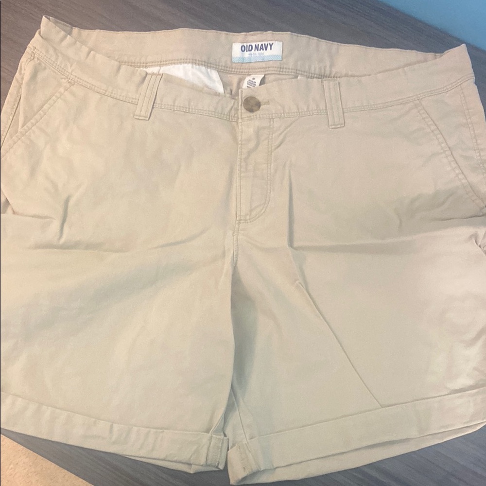 Old Navy Women's Tan Shorts Size 14 Fixed Fold